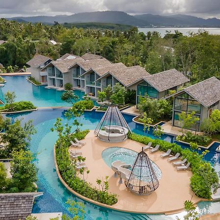 Hotel Island Escape Burasari Phuket Exteriér fotografie The resort's main pool
