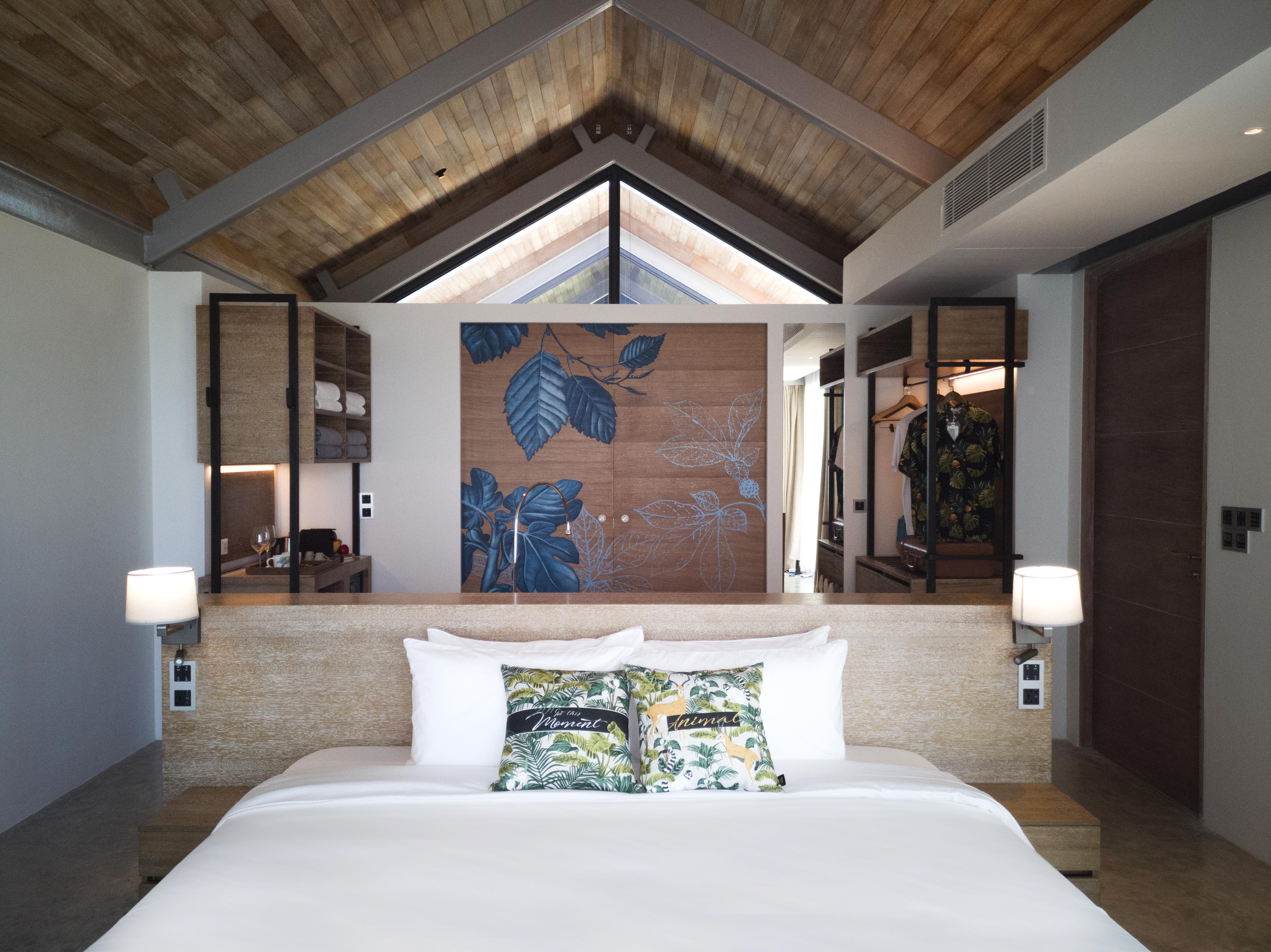 Hotel Island Escape Burasari Phuket Exteriér fotografie A bedroom at the hotel