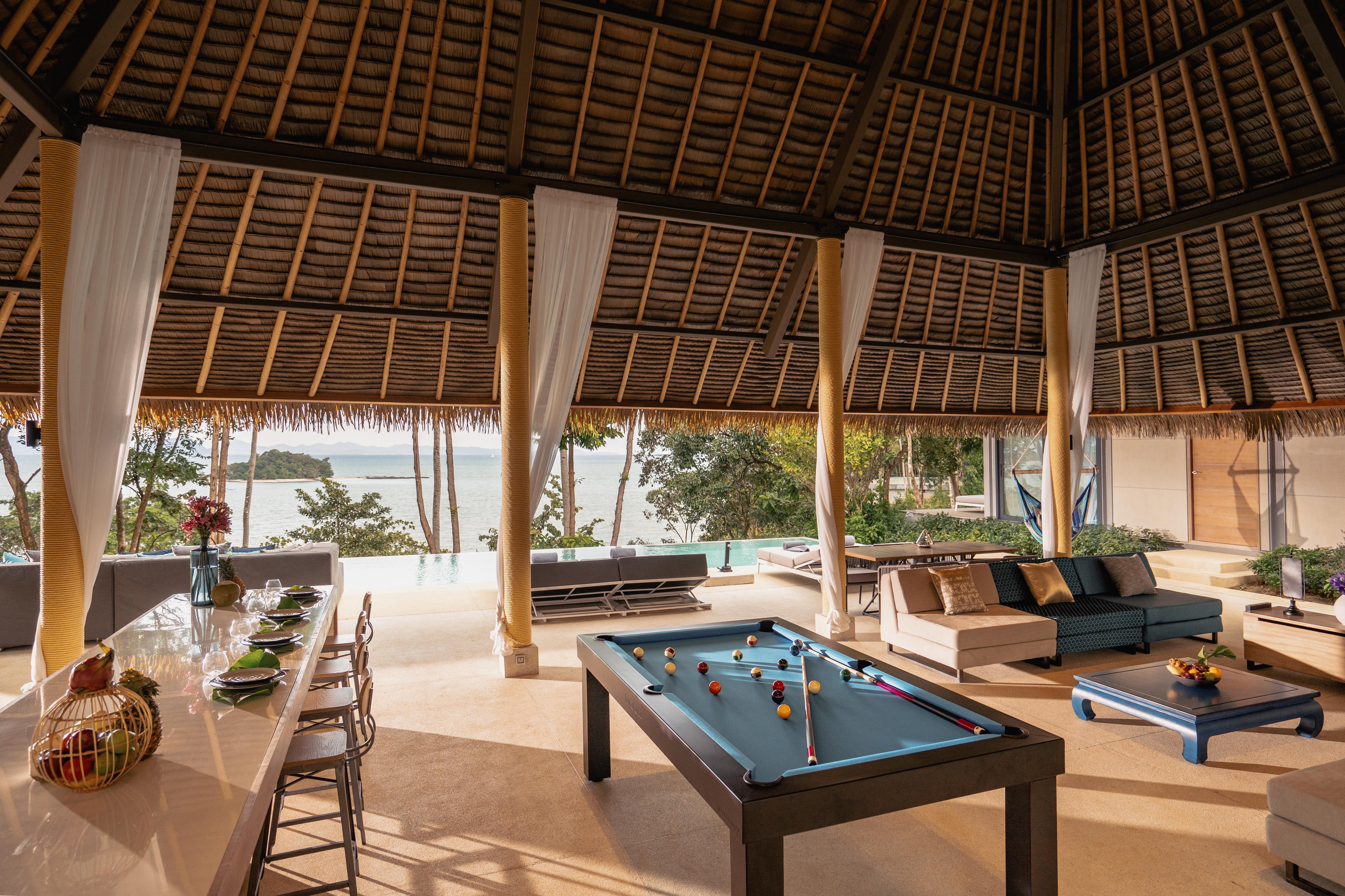 Hotel Island Escape Burasari Phuket Exteriér fotografie The interior of a pool villa at the resort