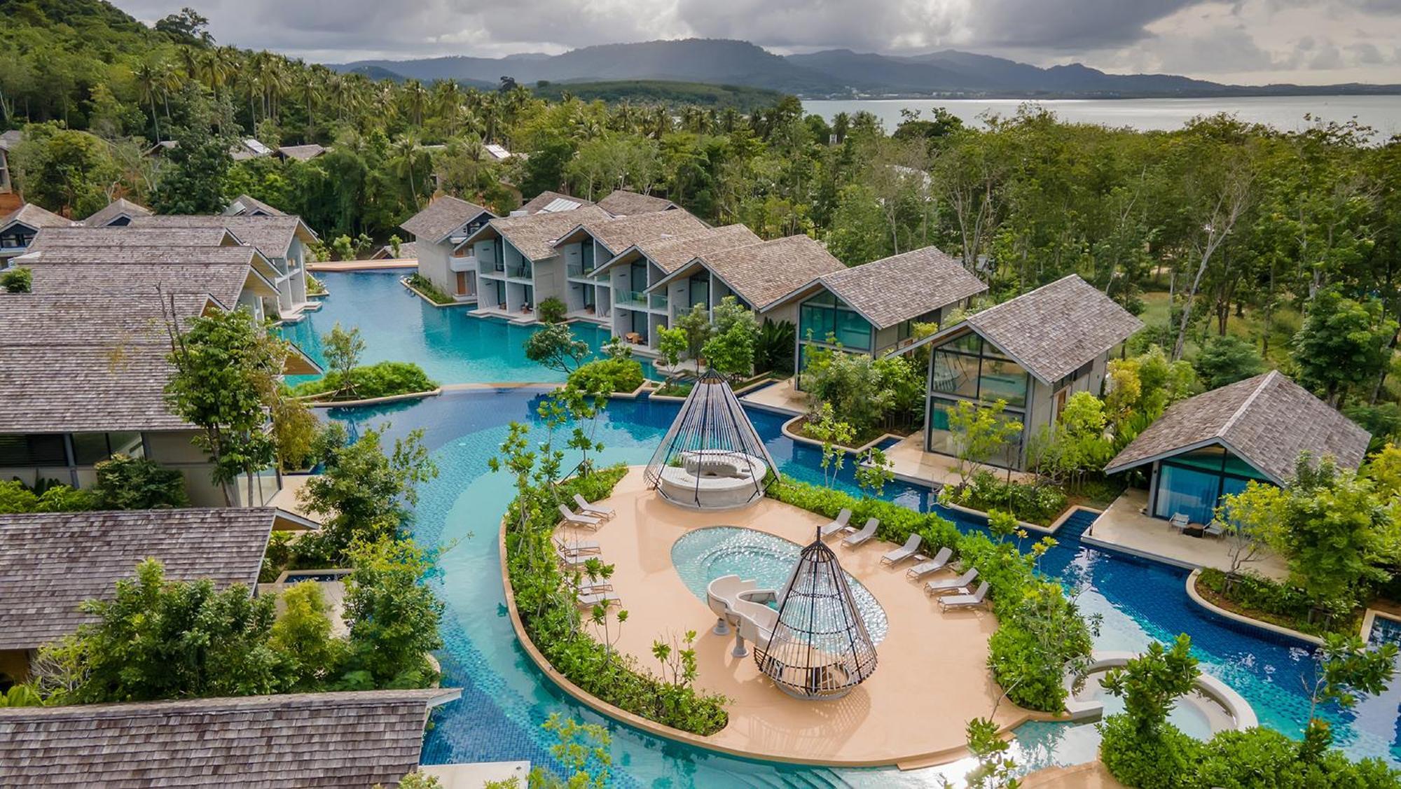 Hotel Island Escape Burasari Phuket Exteriér fotografie The resort's main pool