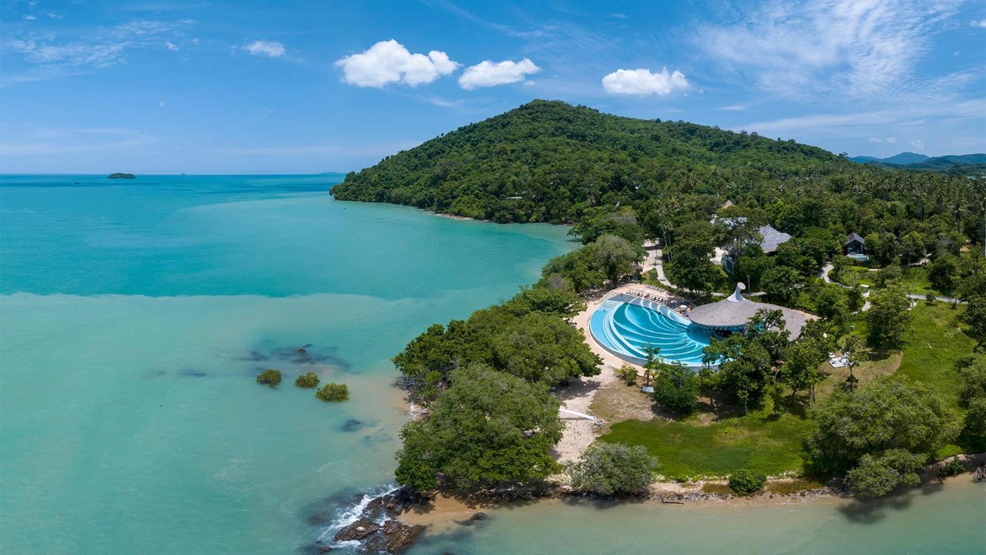 Hotel Island Escape Burasari Phuket Exteriér fotografie Aerial view of the resort