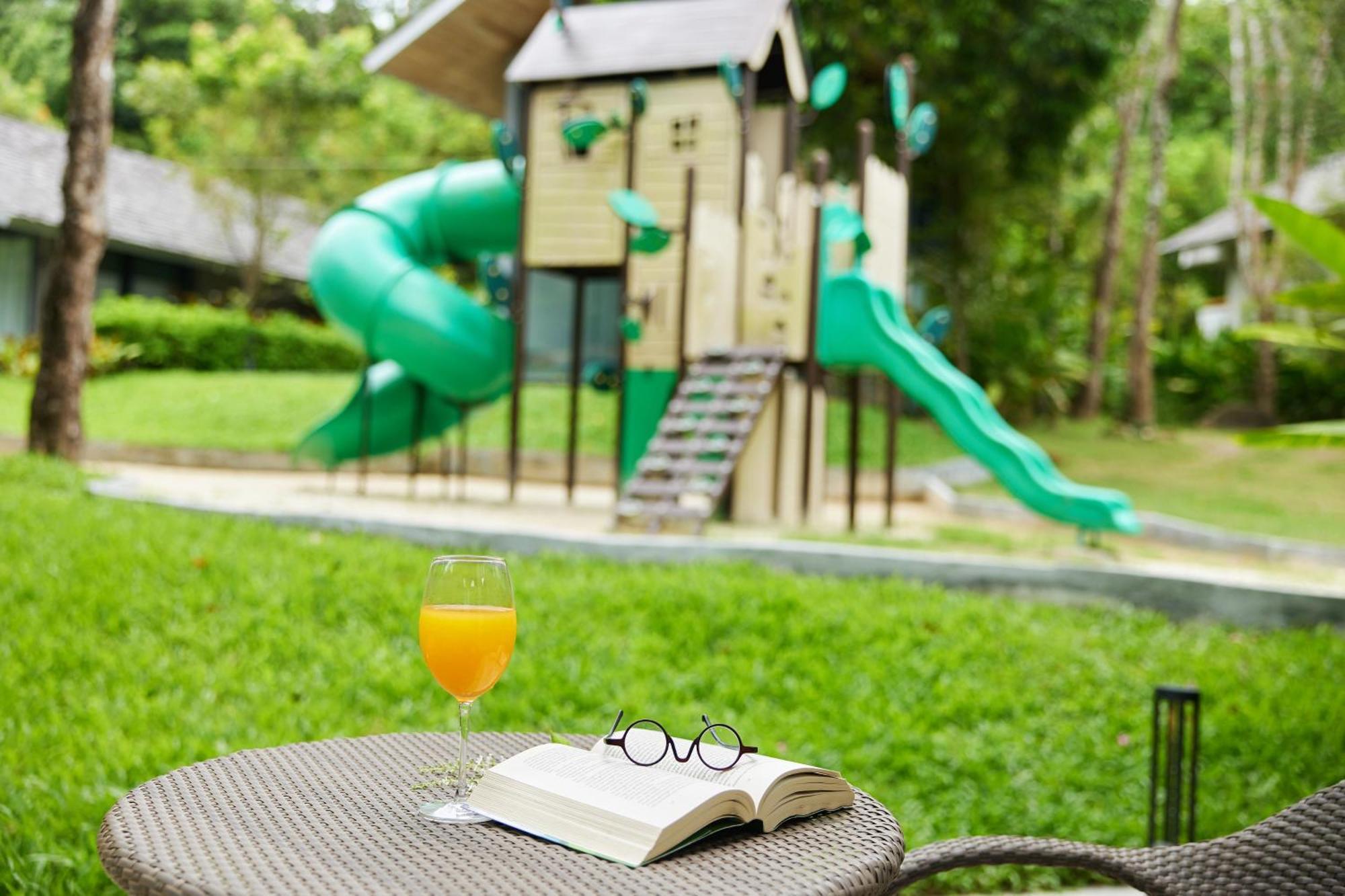 Hotel Island Escape Burasari Phuket Exteriér fotografie Playground at the resort
