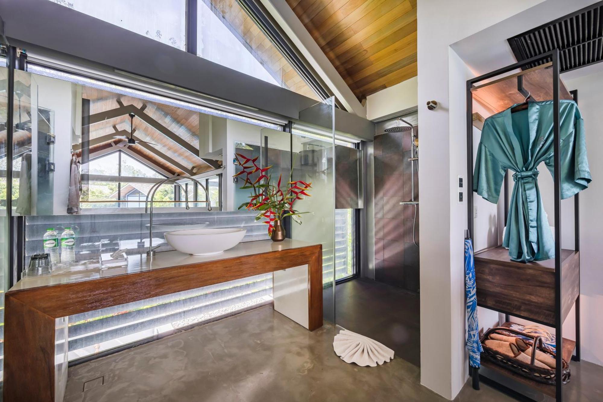 Hotel Island Escape Burasari Phuket Exteriér fotografie Bathroom